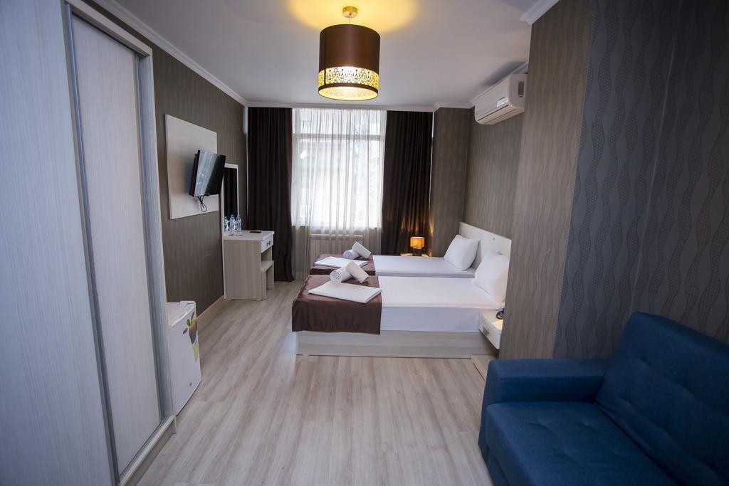 Hotel Batus Batumi Exterior foto