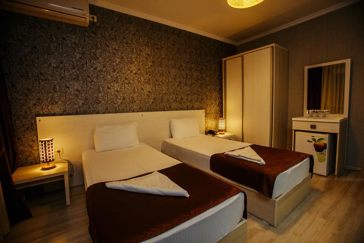 Hotel Batus Batumi Exterior foto